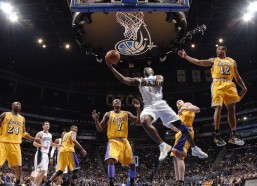 谈球吧官网-海港新援梅伦多抵沪，火速投入训练备战新赛季